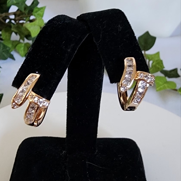 Gold Stainless Steel Huggie Hoop Earrings Nail Ring Design - Picture 3 of 10